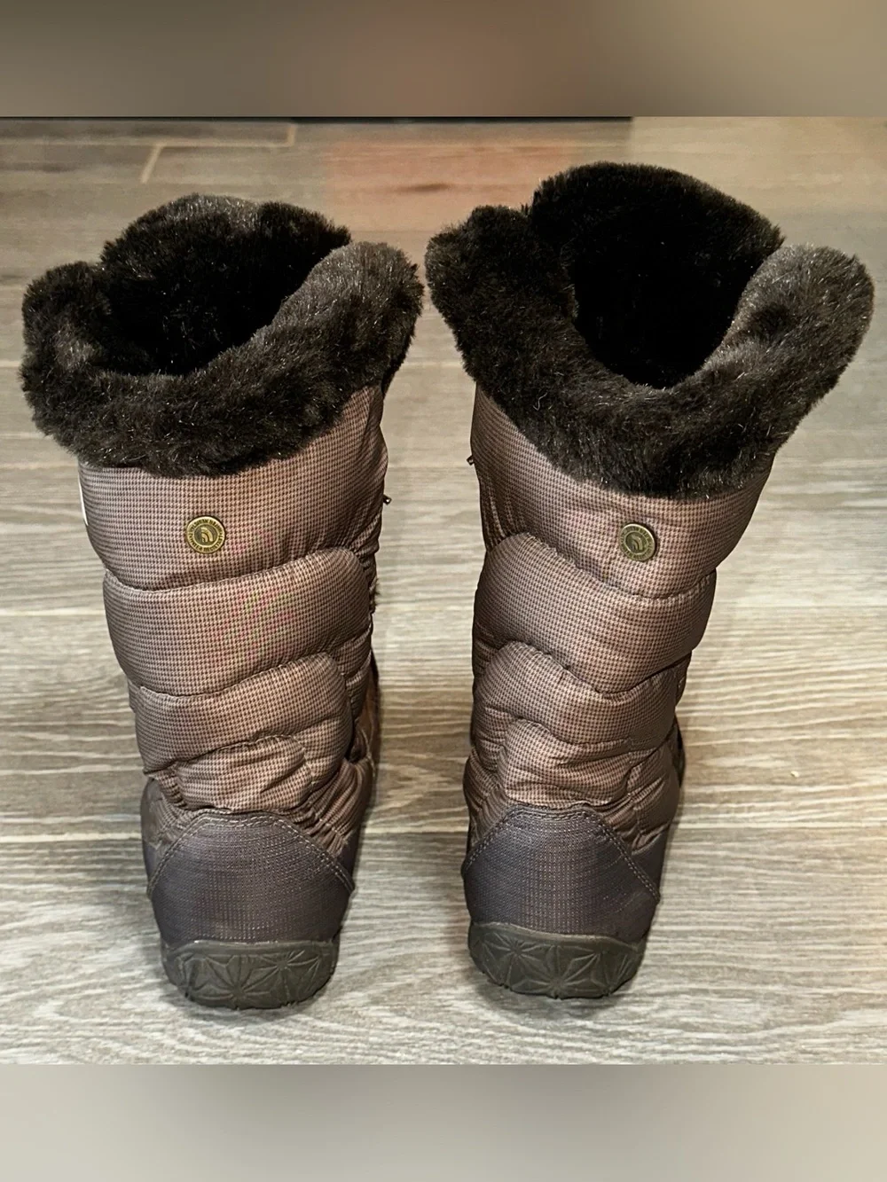 The North Face Women’s 7 Nuptse Goosedown Fur Snow Boots Brown Mid Calf Lace Up